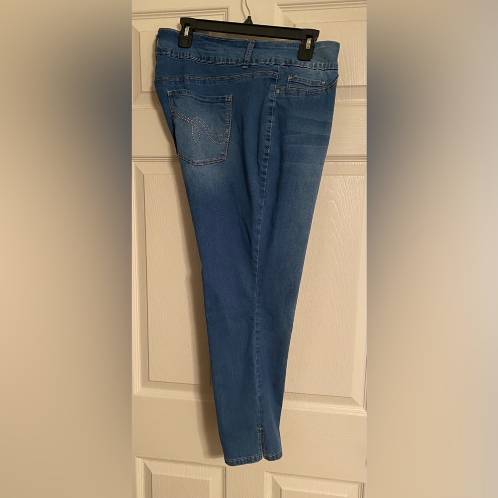 Royalty for me brand denim capri
